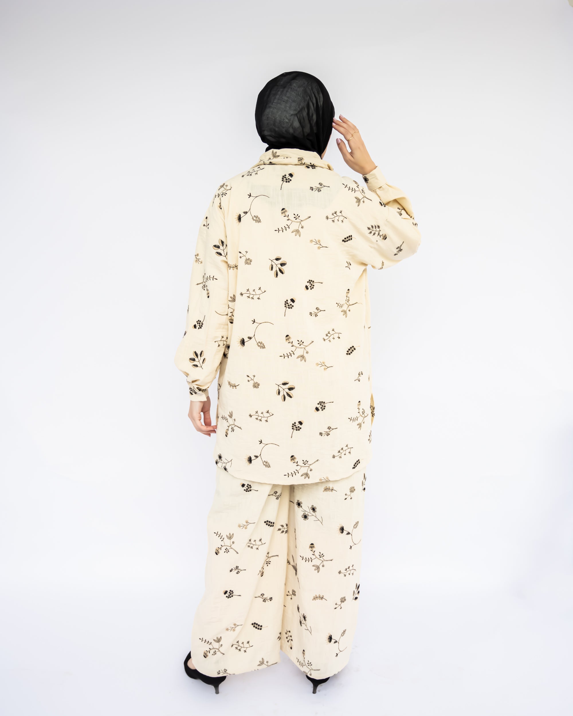 Embroidered Linen Luxe Set with belted kaftan in cotton-linen blend, combining breathability and elegance for multi-occasion wear