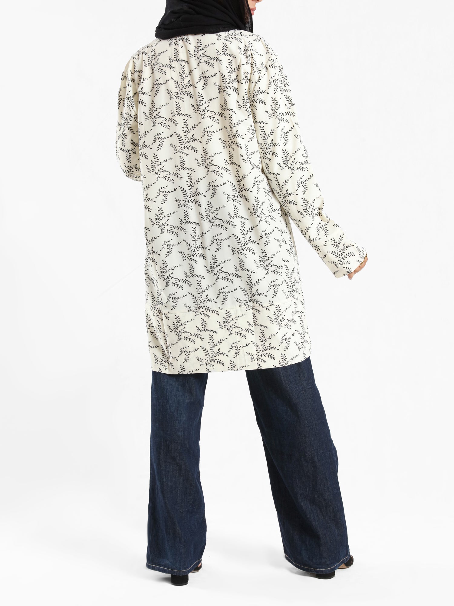 Floral Top in soft crib fabric with long sleeves, available in black or white for modest summer layering