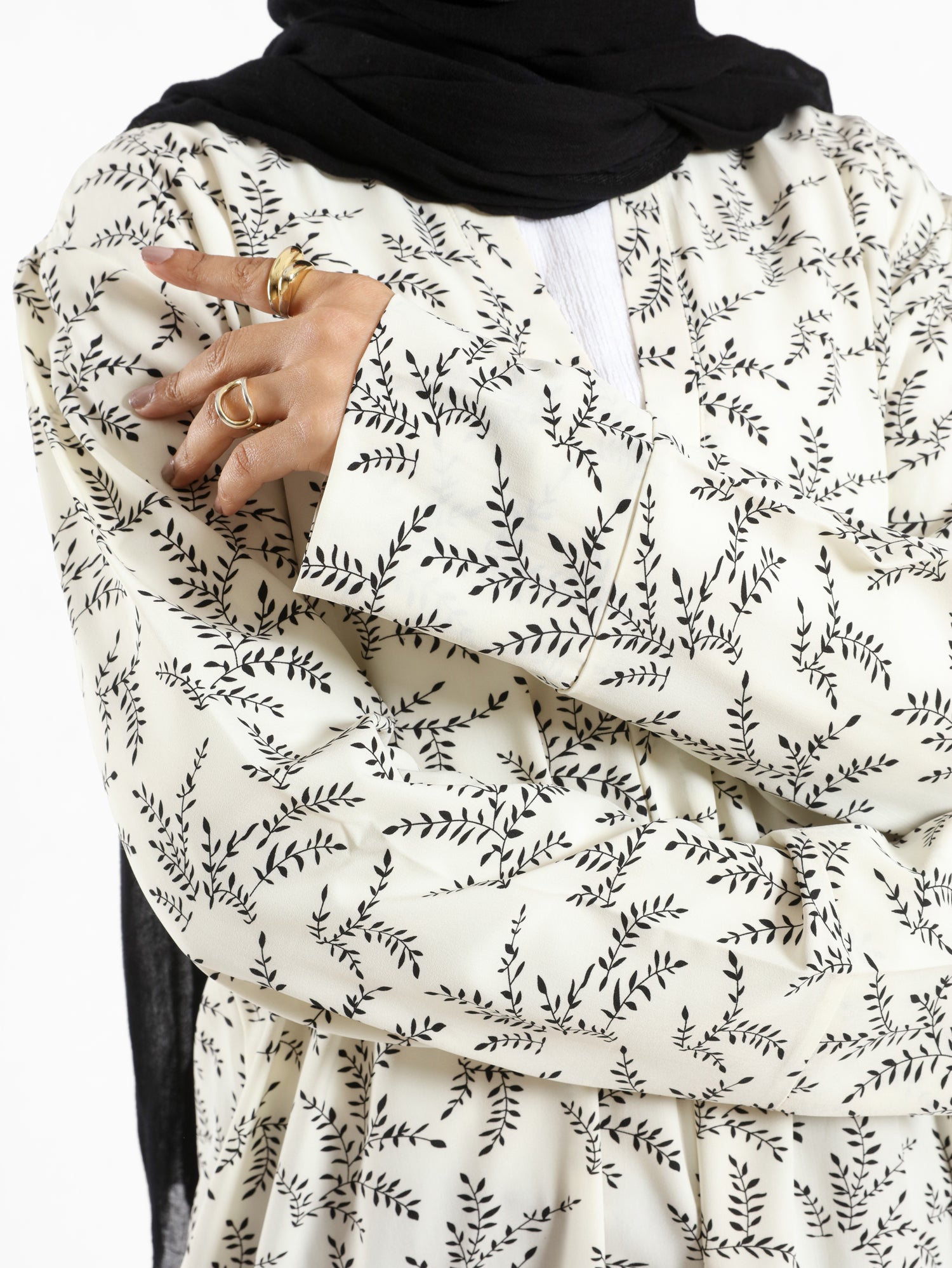 Floral Top in soft crib fabric with long sleeves, available in black or white for modest summer layering