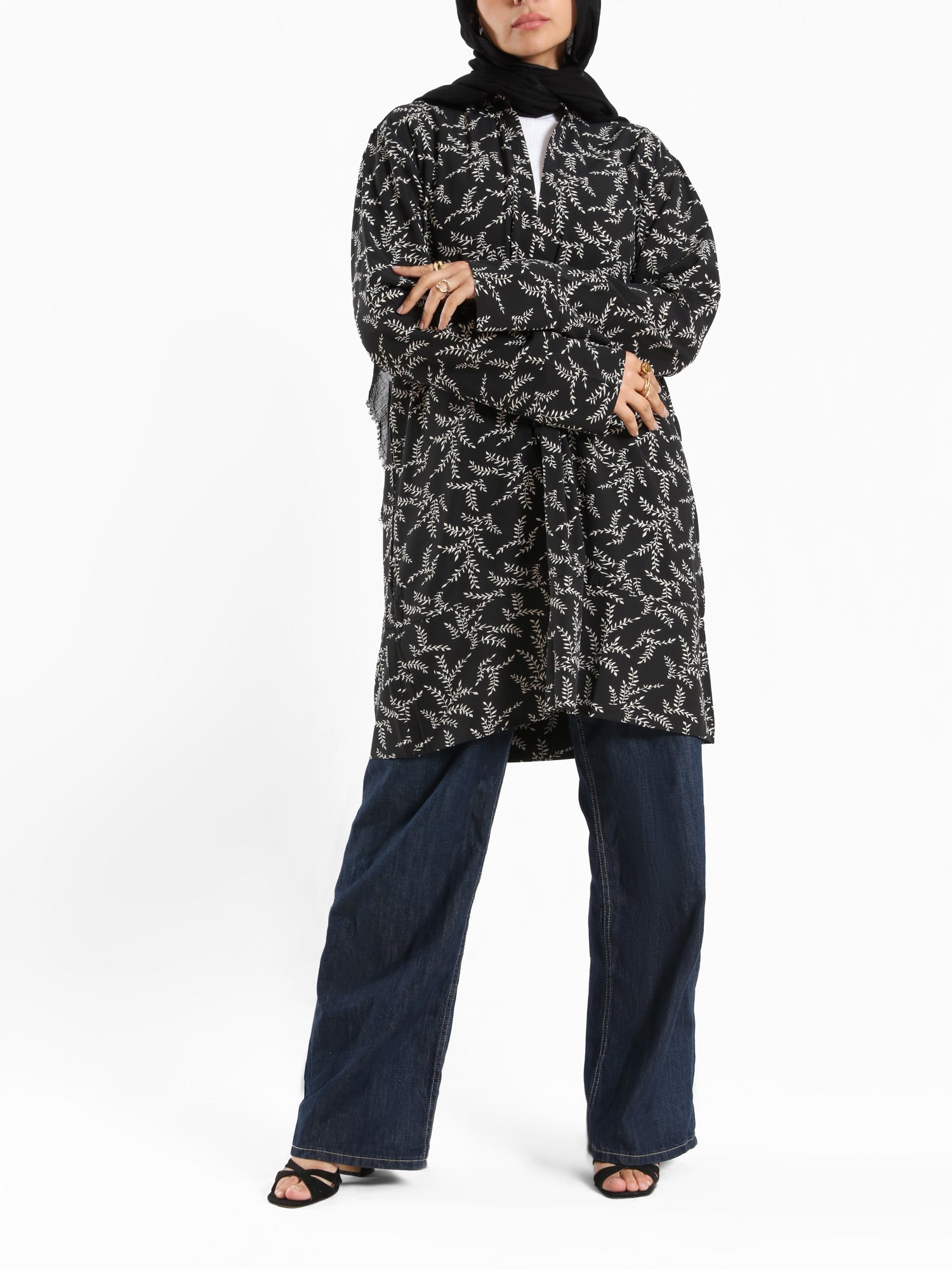 Floral Top in soft crib fabric with long sleeves, available in black or white for modest summer layering