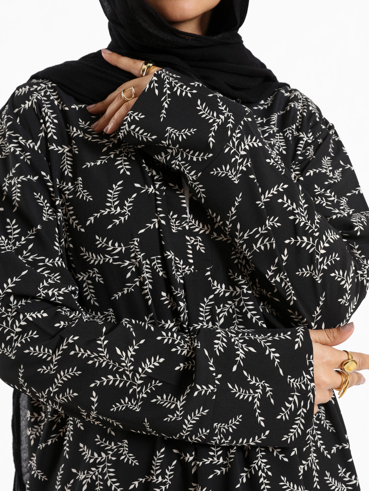 Floral Top in soft crib fabric with long sleeves, available in black or white for modest summer layering
