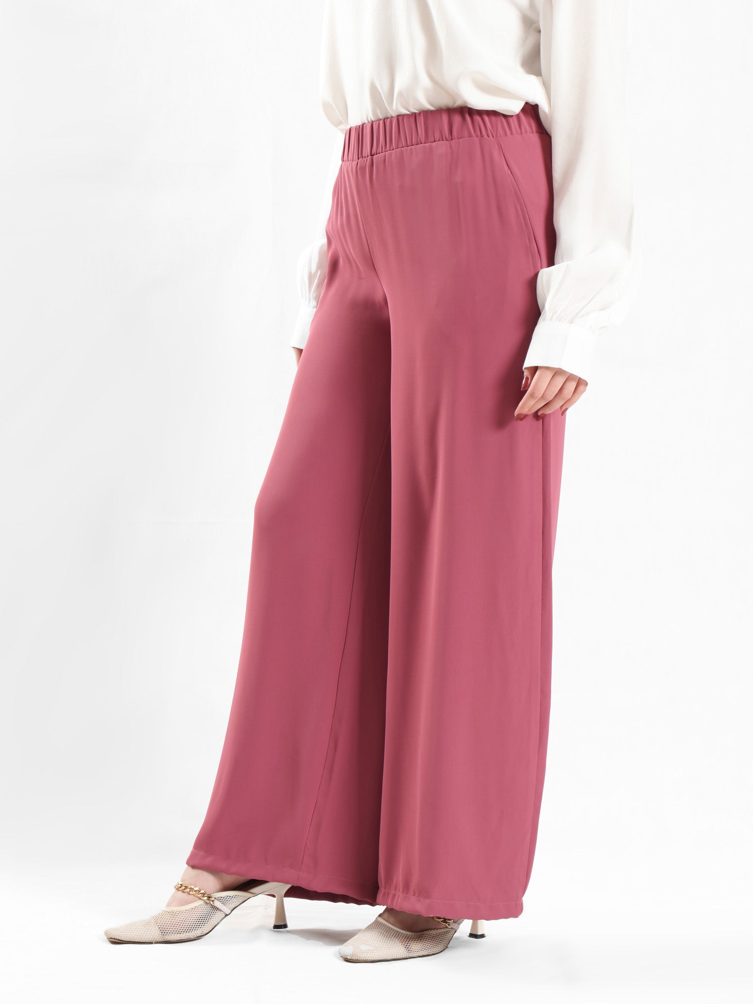 Glory Pants in airy fabric with skirt-like silhouette and wide-leg flow, designed for confident twirls and elegant summer wear