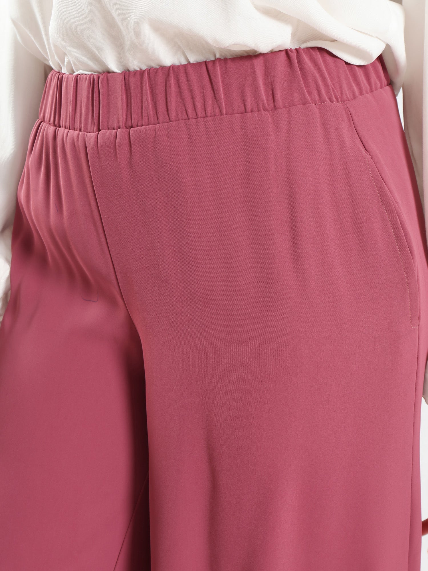 Glory Pants in airy fabric with skirt-like silhouette and wide-leg flow, designed for confident twirls and elegant summer wear