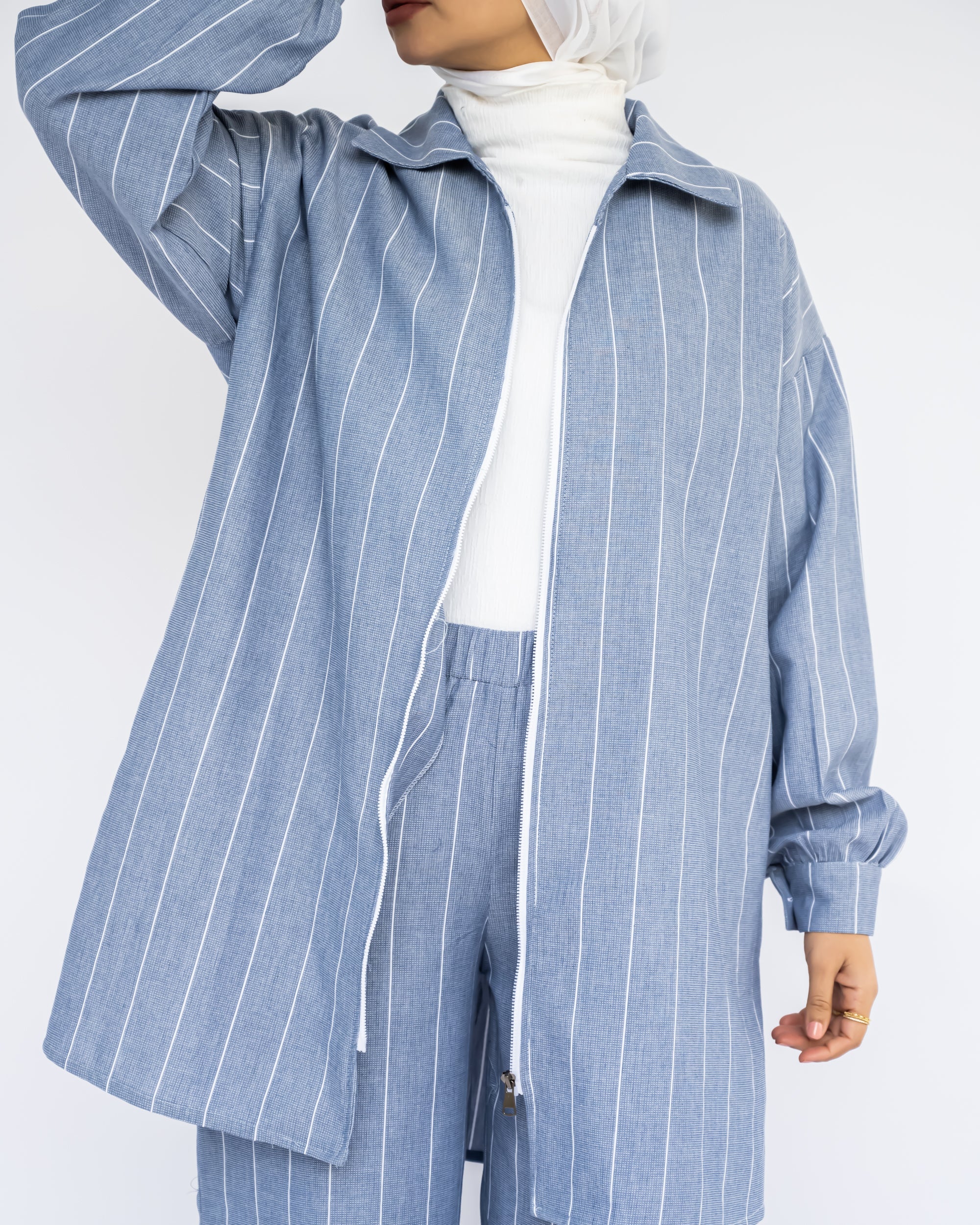 Linen Luxe Set with kaftan and belt in breathable cotton-linen blend, a refined summer ensemble in black, beige, or blue