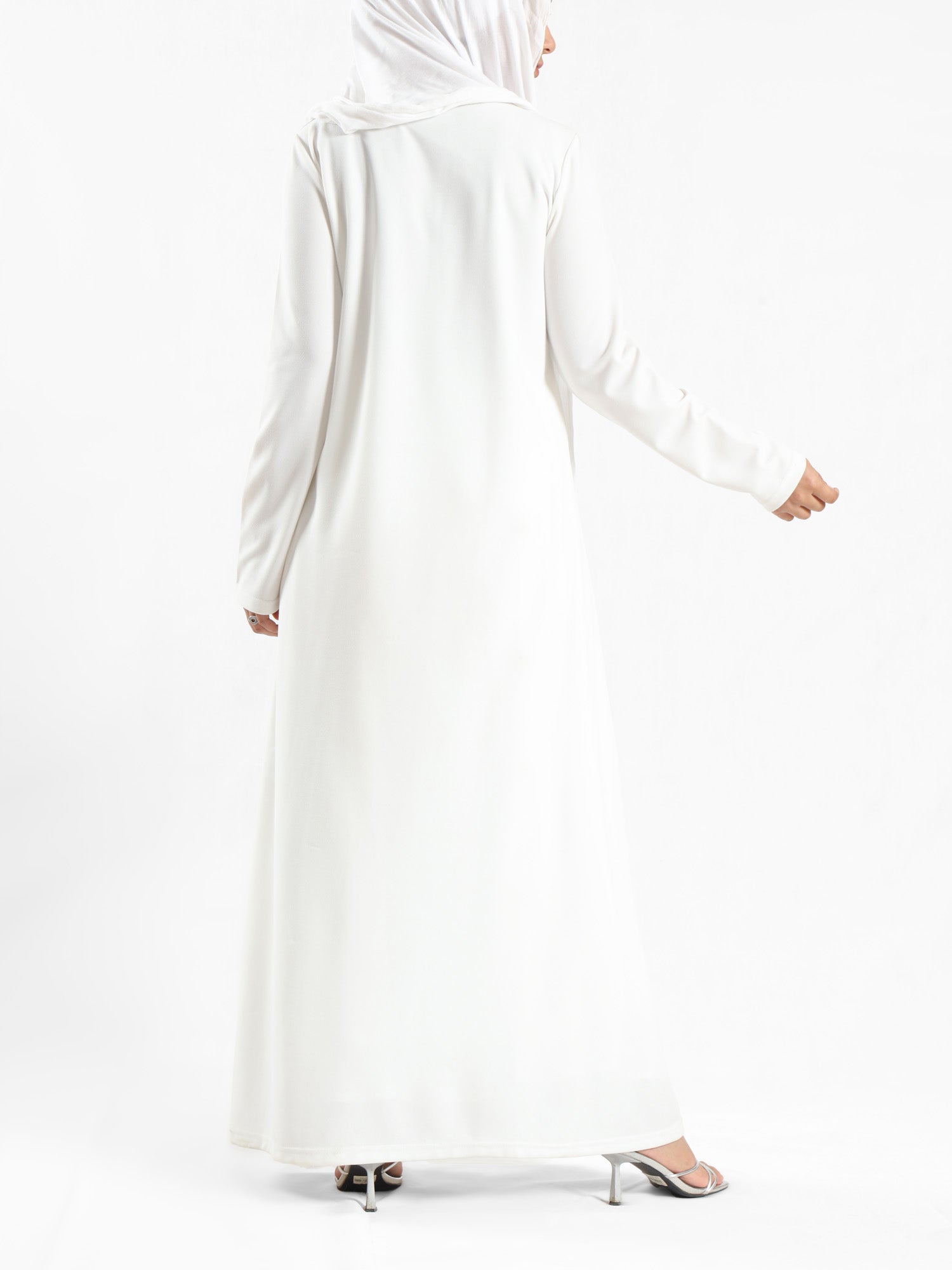 Minimalist Meadow Dress in pure cotton with long sleeves, a modest silhouette for everyday summer wear
