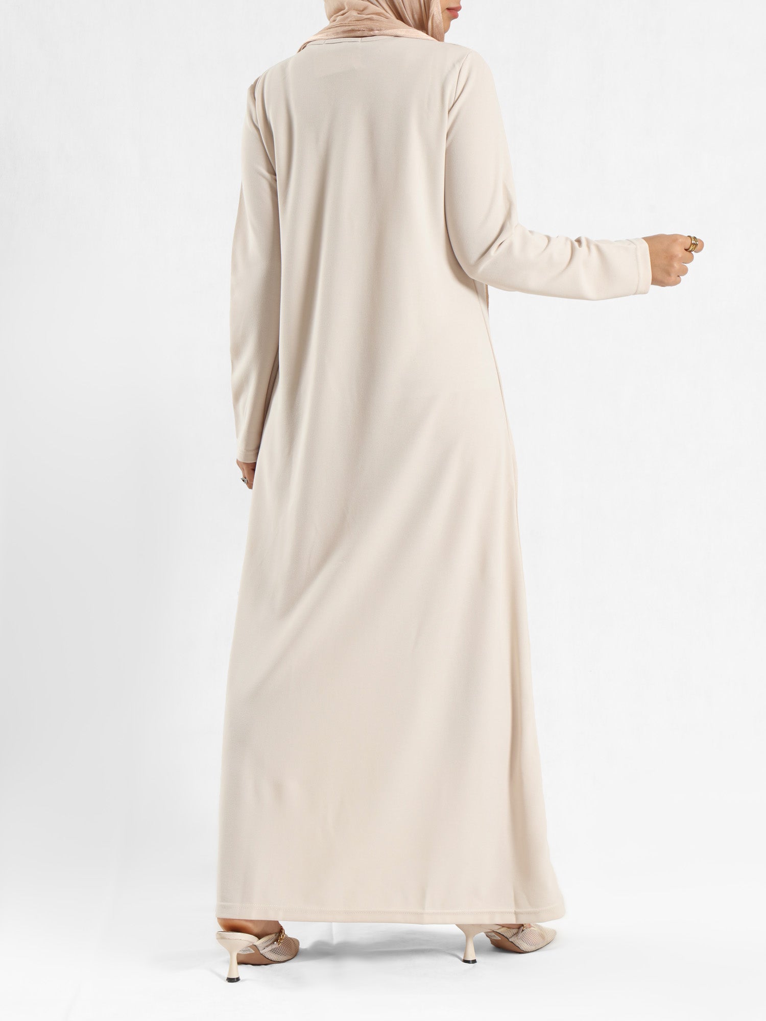 Minimalist Meadow Dress in pure cotton with long sleeves, a modest silhouette for everyday summer wear