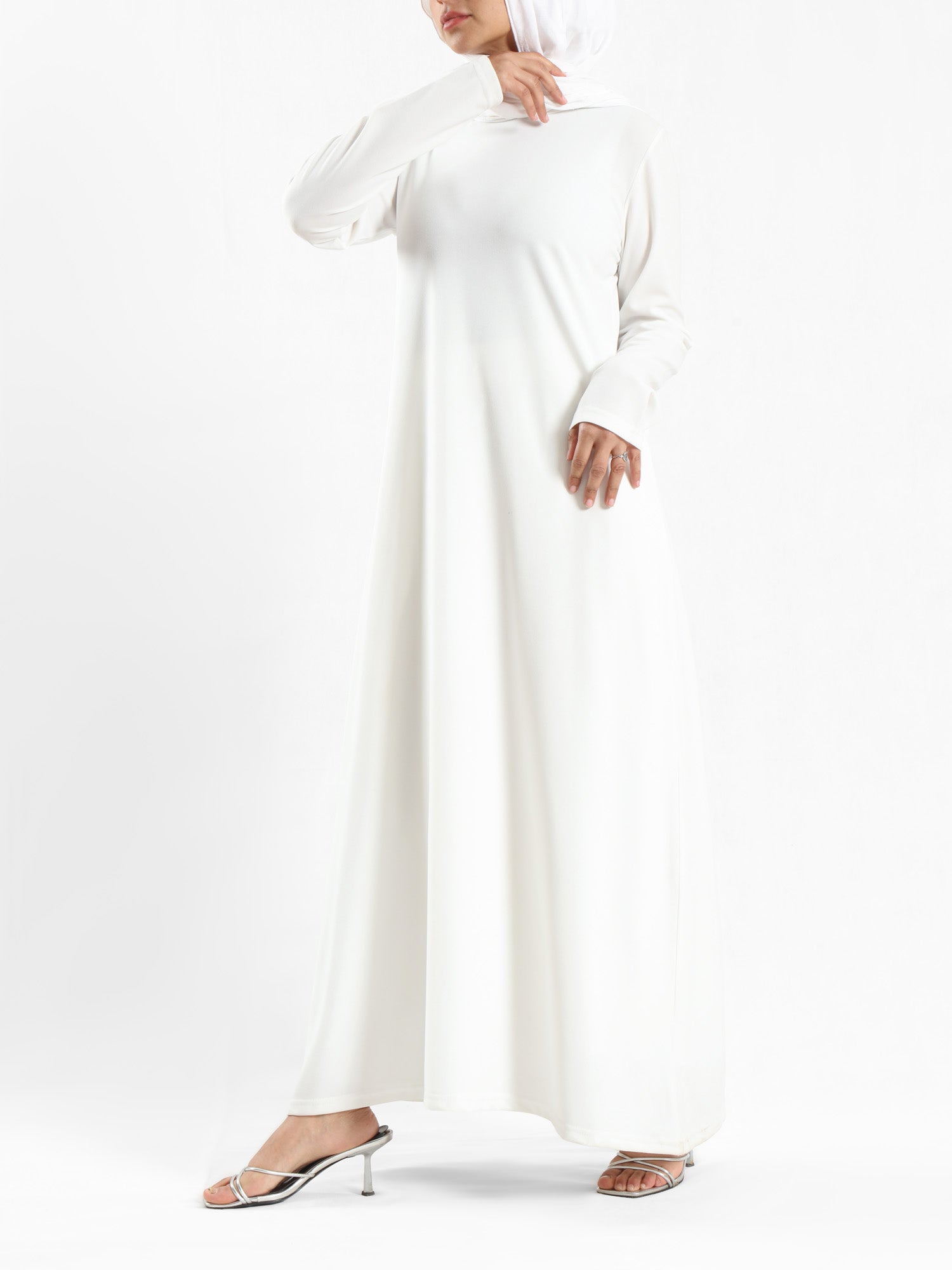 Minimalist Meadow Dress in pure cotton with long sleeves, a modest silhouette for everyday summer wear